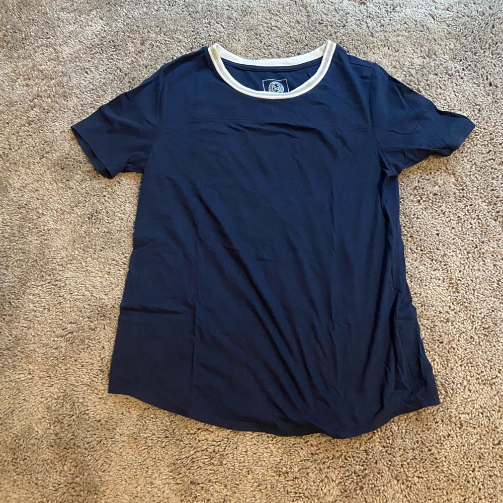 So Shirt with Shiney Collar